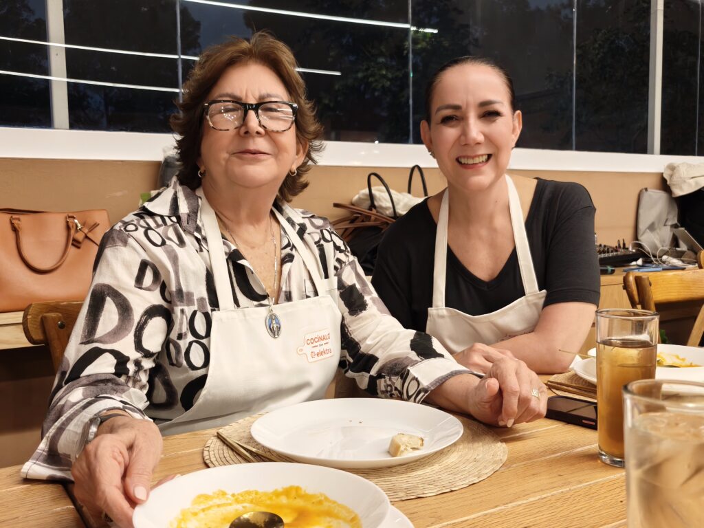 Elektra celebra con alta cocina a madres mexicanas