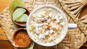Esquites premium en locales modernos impulsan startups gastronómicas y nuevas experiencias de comida urbana en México