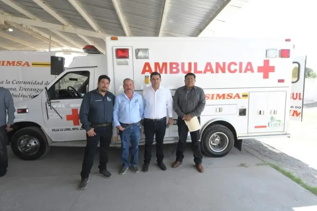 Grupo SIMSA refuerza la red de emergencias médicas con donación de ambulancias