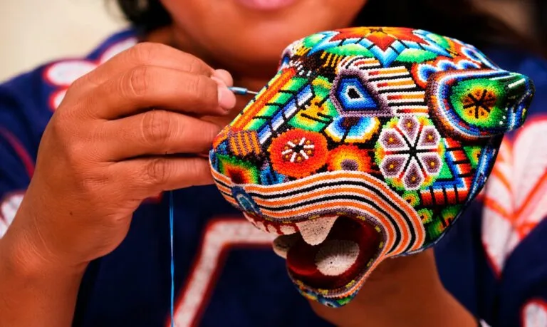 Artesanos de Michoacán exhiben productos culturales en Punto México durante el Mundial 2026