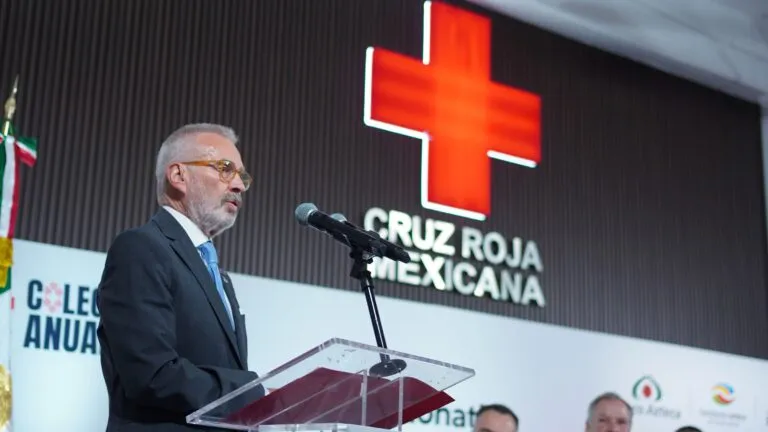 Banco Azteca entrega recursos a la Cruz Roja Mexicana para fortalecer servicios médicos, ambulancias y atención de emergencias