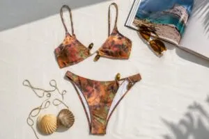 Bikinis nature prints con estampados naturales y flores para verano en México