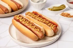 Hot dogs gourmet con ingredientes premium que impulsan nuevos conceptos gastronómicos