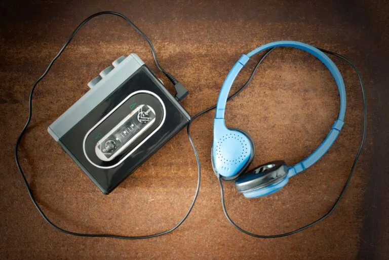 Un Sony Walkman original que revolucionó la música portátil y marcó a toda una generación.