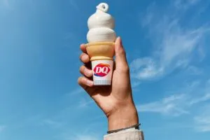 Dairy Queen construyó una de las cadenas de helados y postres más reconocidas del mundo