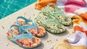 Colaboración de marcas con sandalias infantiles inspiradas en el icónico helado Dippin' Dots