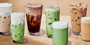 Bebida de Starbucks enriquecida con proteína, reflejando la nueva tendencia de consumo saludable y funcional.