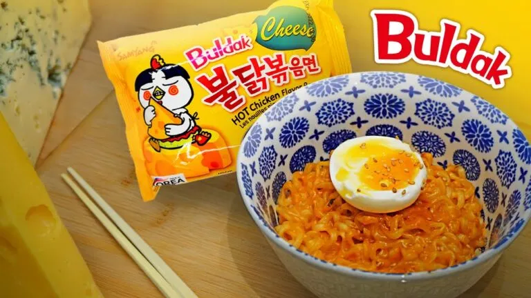 Ramen coreano Buldak en diferentes presentaciones.