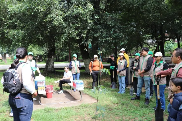 Equipos de Grupo AJE realizan actividades de voluntariado internacional como parte de su estrategia de sostenibilidad.