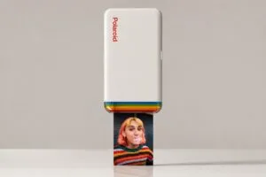 Impresora Polaroid portátil imprime fotos desde el celular con alta calidad y conexión móvil.