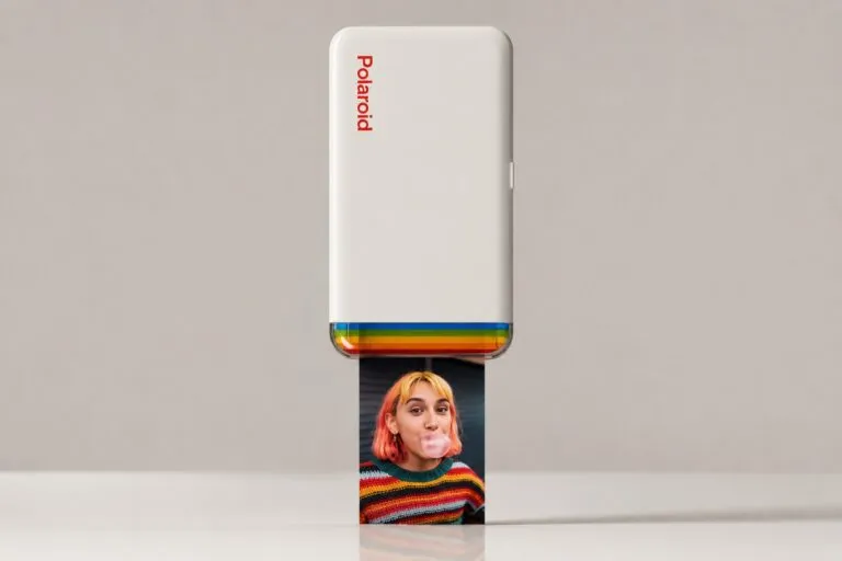 Impresora Polaroid portátil imprime fotos desde el celular con alta calidad y conexión móvil.