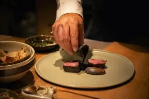 Restaurantes de moda en CDMX con cocina contemporánea, diseño moderno y experiencias gastronómicas destacadas en la capital.