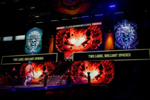 Mitos en el Ring deslumbra con música en vivo y efectos visuales