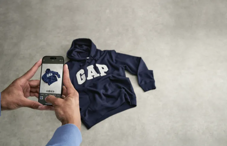 Sudadera clásica de GAP considerada una prenda atemporal.