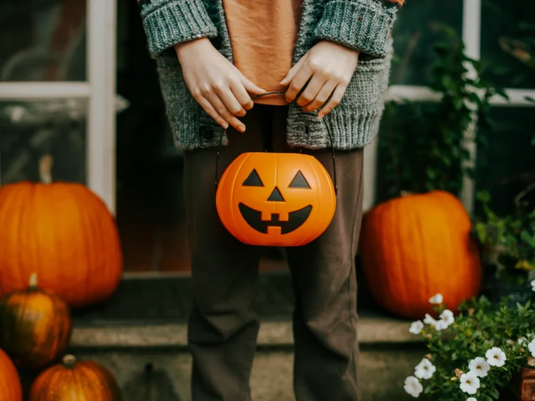 Halloween comienza antes y las marcas preparan disfraces, dulces y decoración para aprovechar la temporada de consumo.