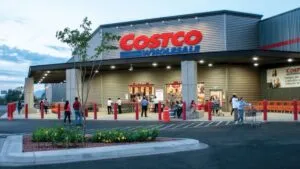 Evolución de Costco desde su primera tienda hasta la actualidad.