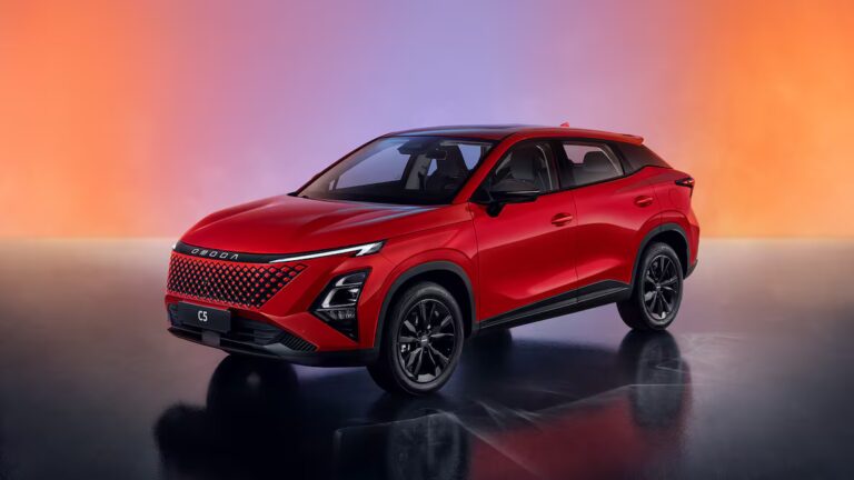 Automóviles eléctricos e híbridos de fabricantes chinos representan el crecimiento de China dentro de la industria automotriz mundial.