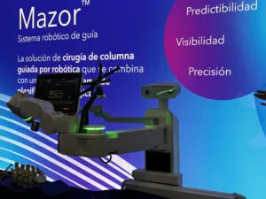 Olegario Vázquez impulsa primera cirugía robótica de columna.