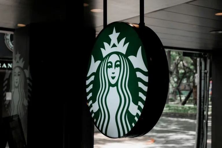 Starbucks China cambia de modelo con Boyu Capital mientras transforma su operación en el mercado chino.