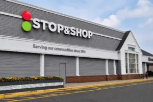 achada de un supermercado Stop & Shop en Nueva Jersey tras el anuncio de nuevos cierres