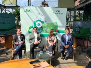 Banco Azteca lanza Protección Riesgos Digitales ante estafas por manipulación
