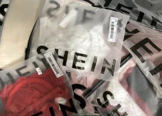 Fast fashion enfrenta nuevos controles ambientales, comerciales y digitales en Europa
