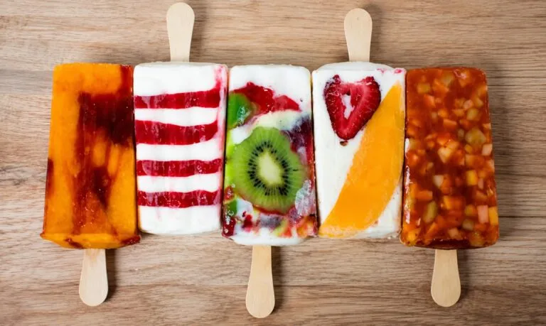 Paletas de Tocumbo elaboradas con frutas y sabores variados como parte de una tradición familiar originaria de Michoacán.
