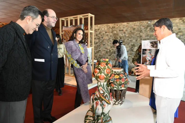 Alianza artesanal y contemporánea en Design Week 2026 con Banco Azteca