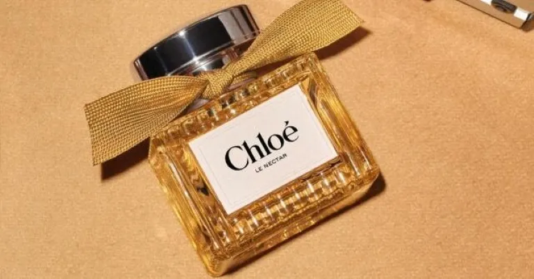Chloé Le Nectar combina perfumería, diseño recargable e inspiración vintage en una nueva propuesta de la marca.