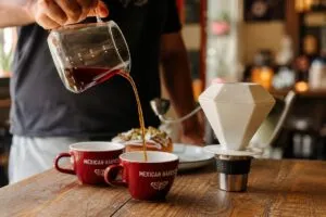 Café mexicano preparado con granos cultivados por familias productoras de diferentes regiones del país