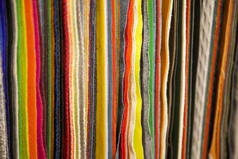 México elimina permisos automáticos para importar textiles y modifica trámites para empresas y negocios del sector.
